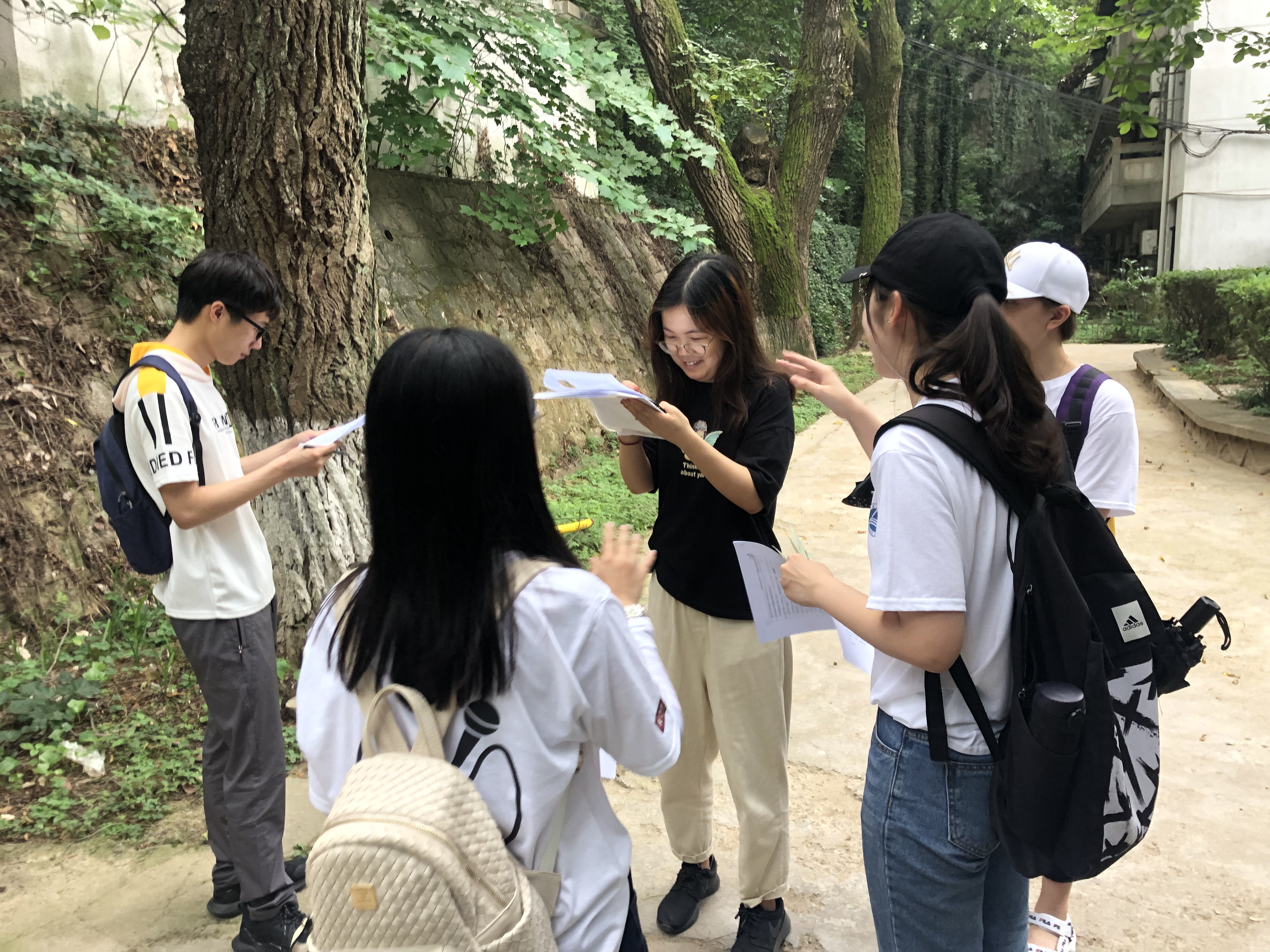 江南大学"就业记者团"暑期社会实践团赴无锡,南京开展
