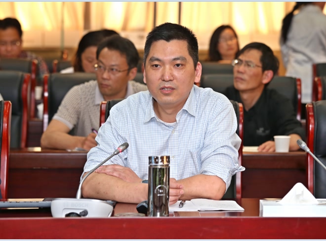 信息化建设与管理中心张华主任作专题汇报