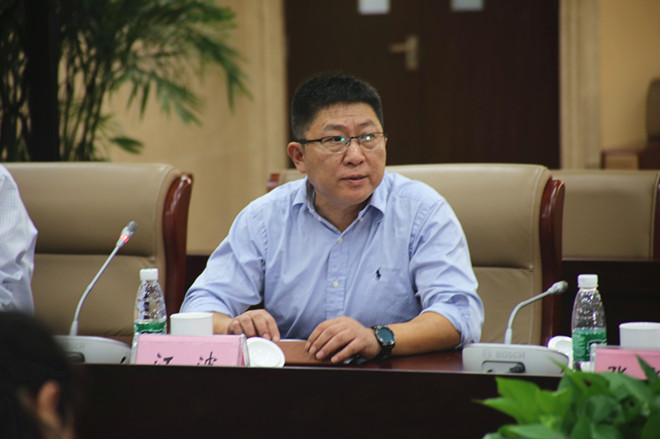 国家重点实验室常务副主任、市政协委员、致公党市委副主委江波教授发言