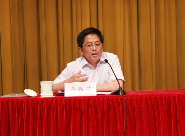 校党校专职副校长、组织部副部长徐锡清主持培训活动