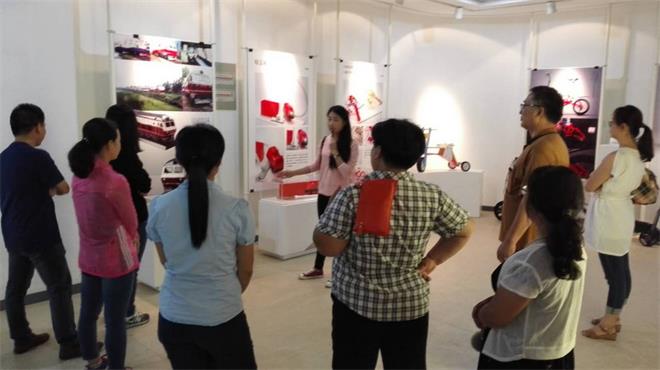 参观设计学院展馆