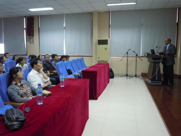 美国普渡大学Arun K.Bhunia教授学术讲座在食品学院举行