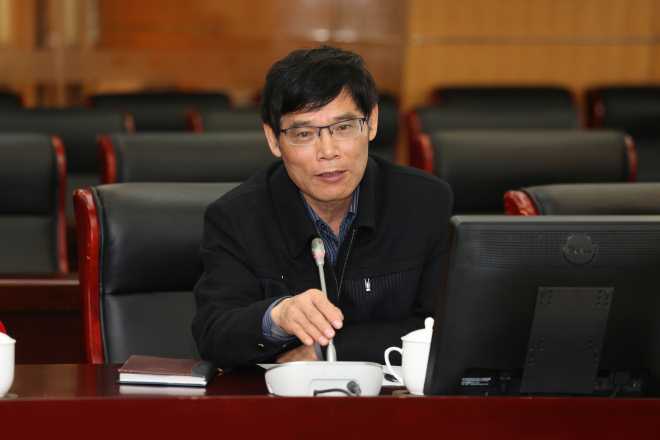 校工会主席冯群康发表讲话