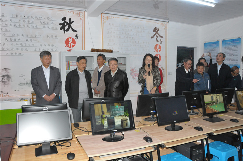 参观考察新东社区少年法学苑