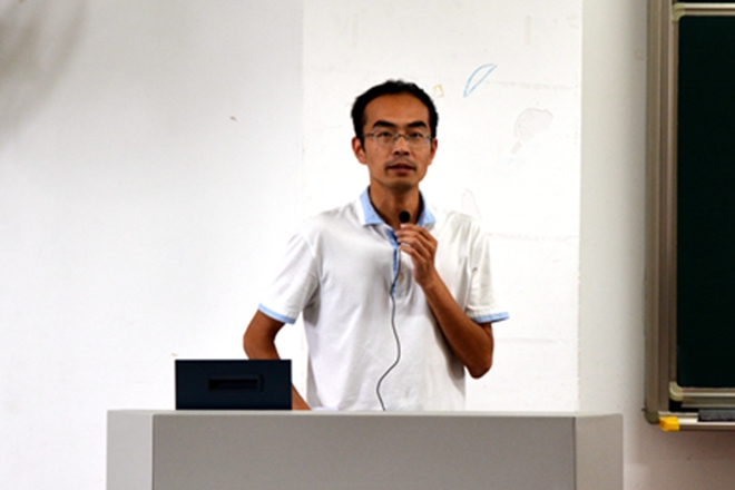 副院长卞宝安勉励同学