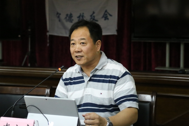 社会资源处处长介绍校友会情况