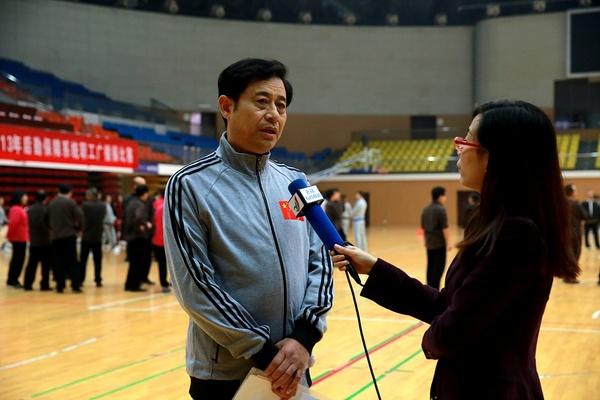 后勤系统党委书记王剑星接受媒体采访