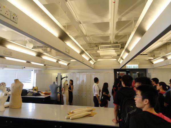 参观香港理工纺织与制衣系