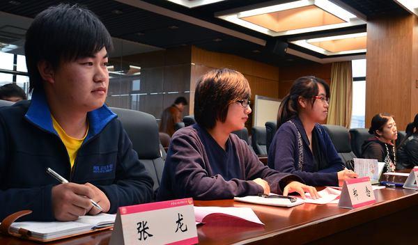 挑战学子认真聆听总结