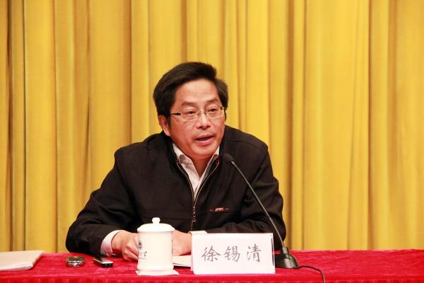 校党校专职副校长、组织部副部长徐锡清主持开班仪式并作专题讲座