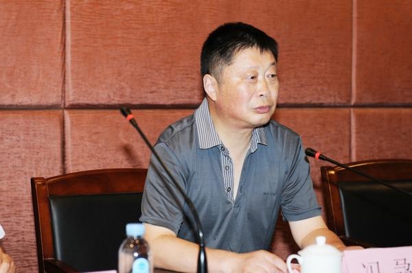 冯骉副校长致欢迎辞