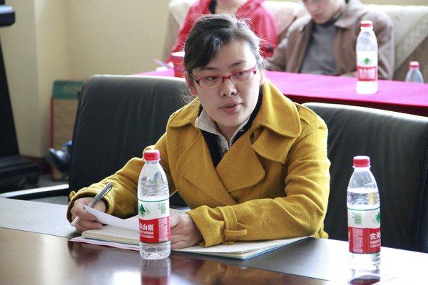 “食品学院2012年优秀班主任”王金鹏老师介绍经验