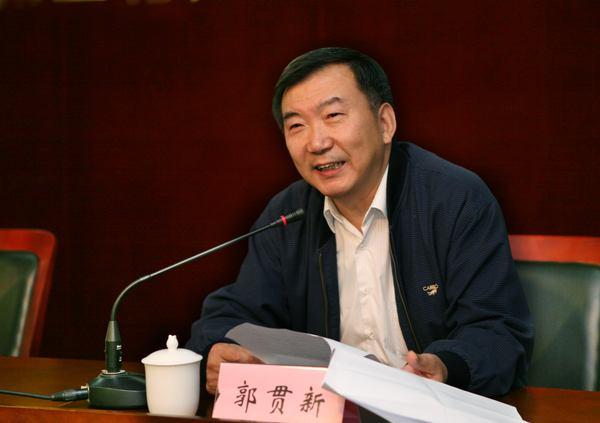 校党委组织部部长郭贯新宣读2010年以来机关党建工作获奖情况