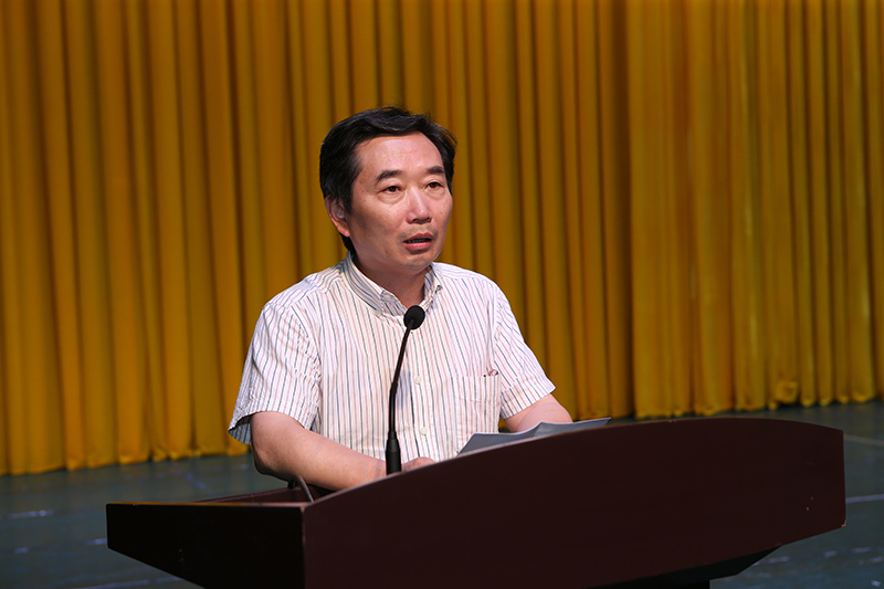 特聘指导教师代表、党办主任吴锡生教授发言