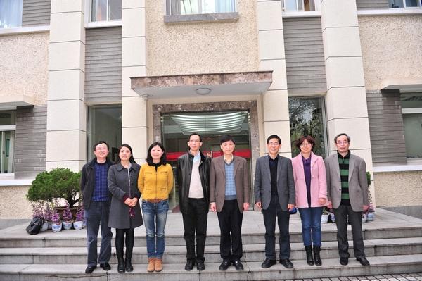 与河海大学党委书记朱拓书记外语蔡斌院长合影