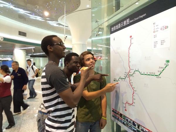 我校留学生受邀体验地铁1号线