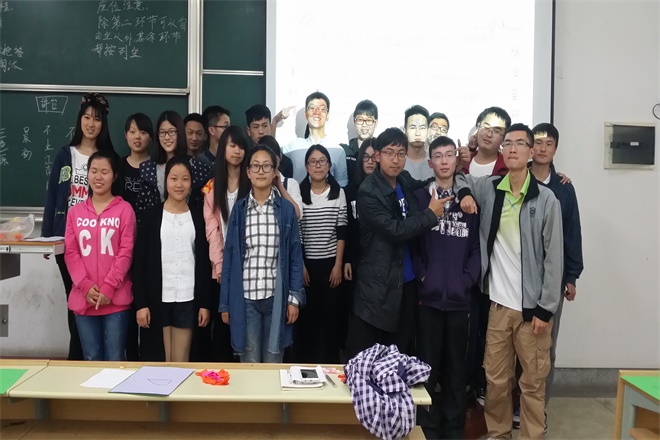 参赛队员合影留念