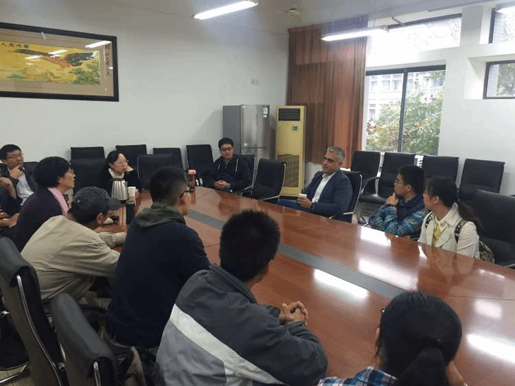 教授与环土师生交流座谈