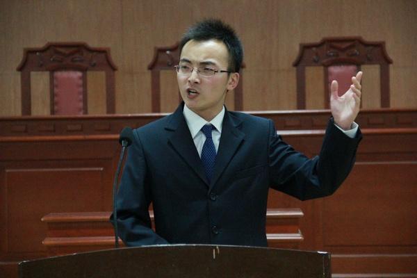 慷慨激昂的演讲者
