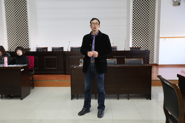 公司代表上台宣讲