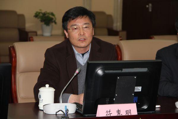 校党委副书记、副校长符惠明致欢迎辞并介绍学校相关情况