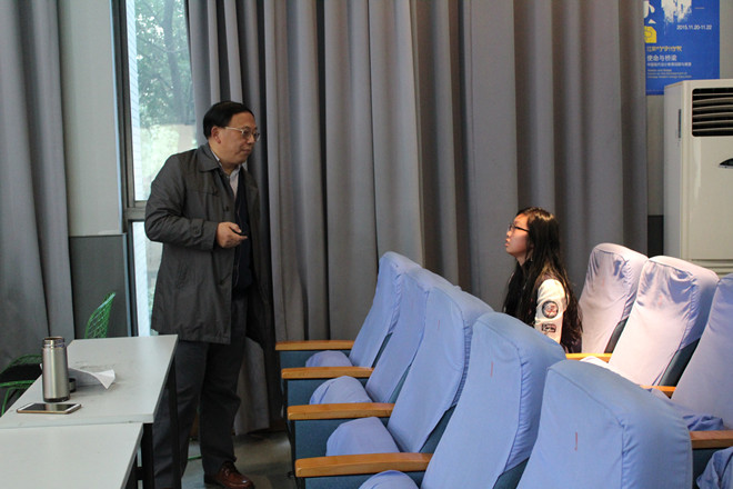 老师与学员互动