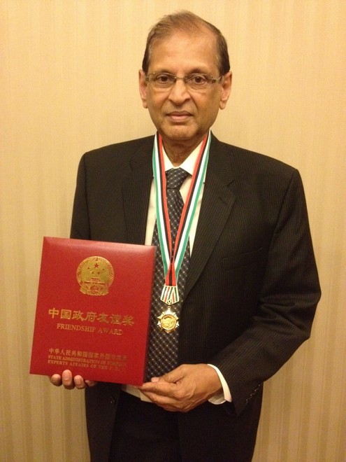 Arun Mujumdar教授荣获2014年中国政府“友谊奖”