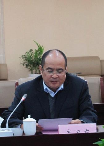 副校长高卫东主持仪式