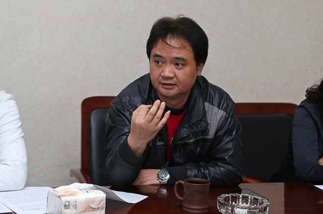 党员纷纷发言