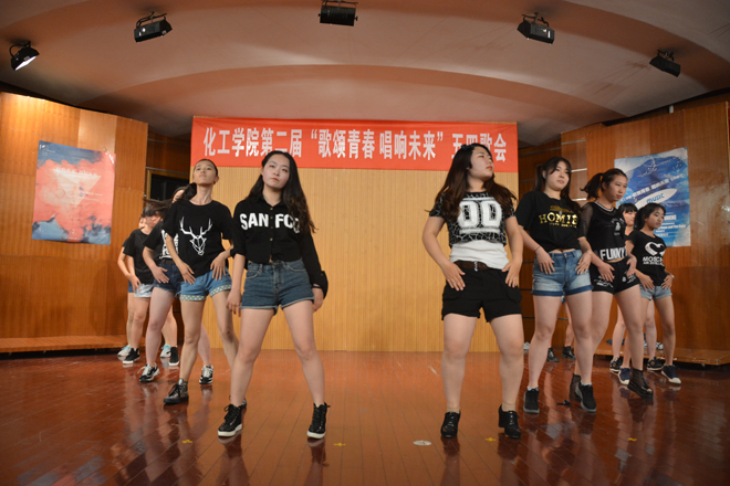 劲舞团热舞
