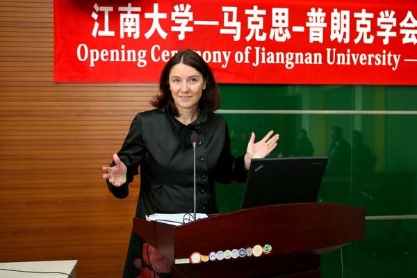 德国驻上海总领事馆科技文化领事Gudrun Lingner博士致辞
