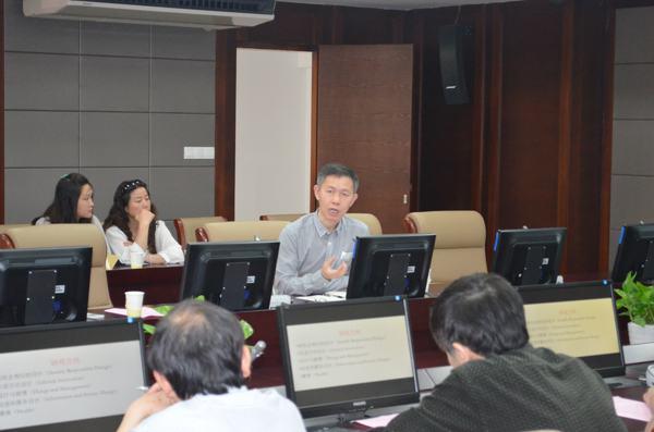 设计学院院长辛向阳教授交流发言