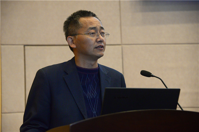 校宣讲团成员、马克思主义学院徐玉生教授做《学习六中全会精神  聚力全面从严治党》专题辅导报告