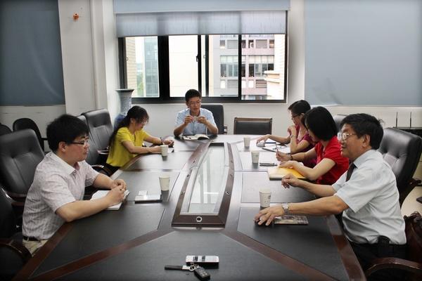 香港山旅学会石天崙主席一行做客法学院