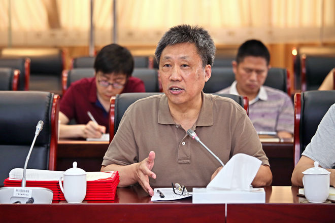 校党委副书记、纪委书记周小浦做重要讲话