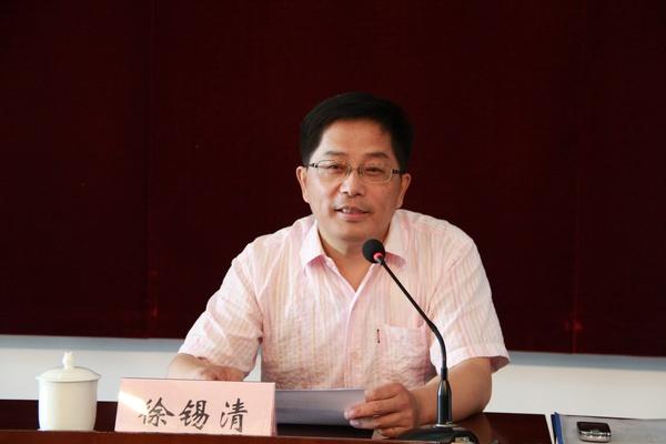 校党校专职副校长、组织部副部长徐锡清主持培训活动
