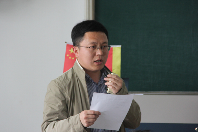 东为富副院长主持宣讲会