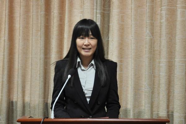 获奖学生代表管子宁同学发言
