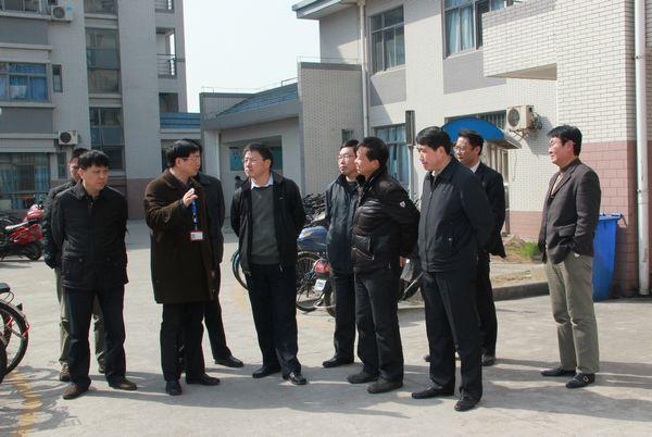 武书记走访学生宿舍，听取汇报