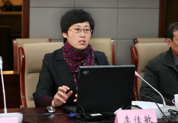 李佳敏部长介绍我校总体发展情况