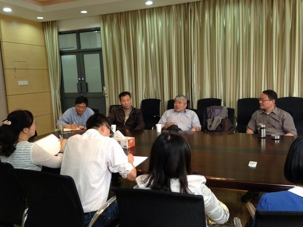 上海大学刘曾荣教授来理学院访问