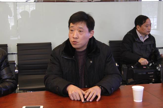 房产基建处副处长王强介绍我校节约型校园建设情况