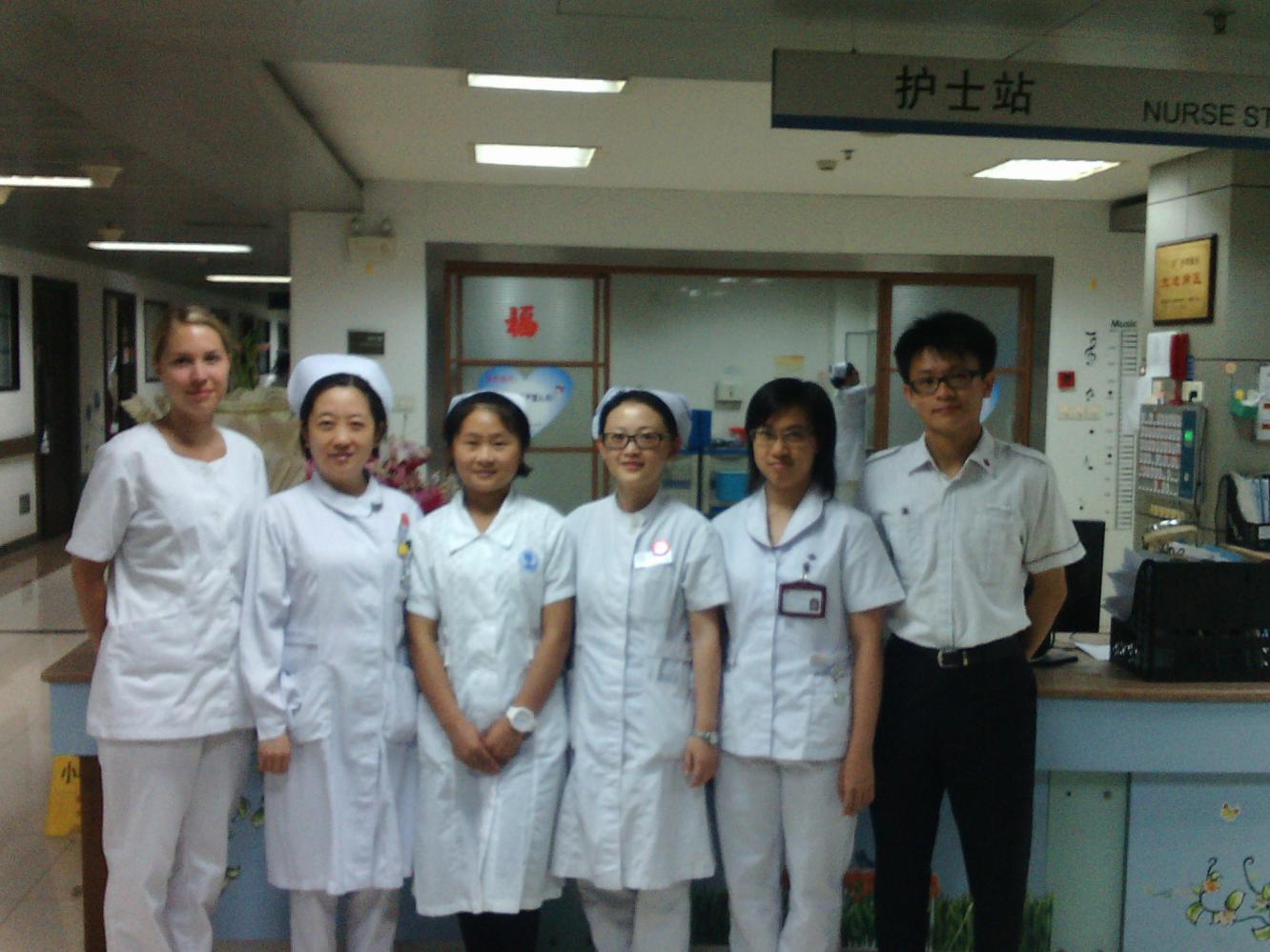 图6.在胸内科学习参观