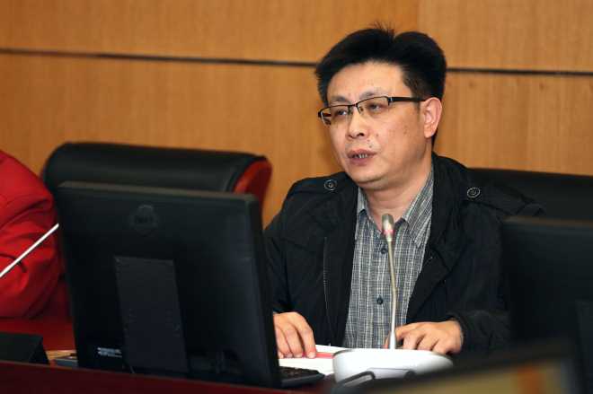 校工会副主席邬洋发表讲话