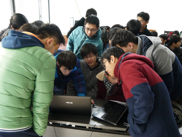 同学们试用国产系统
