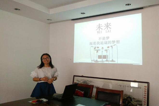 候选人回答评委提问