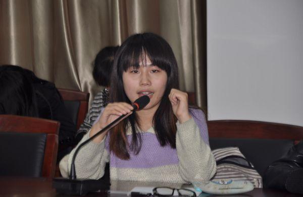 同学们积极发言