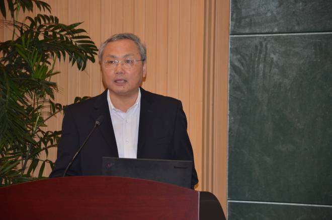 华中科技大学杨东亮教授作报告