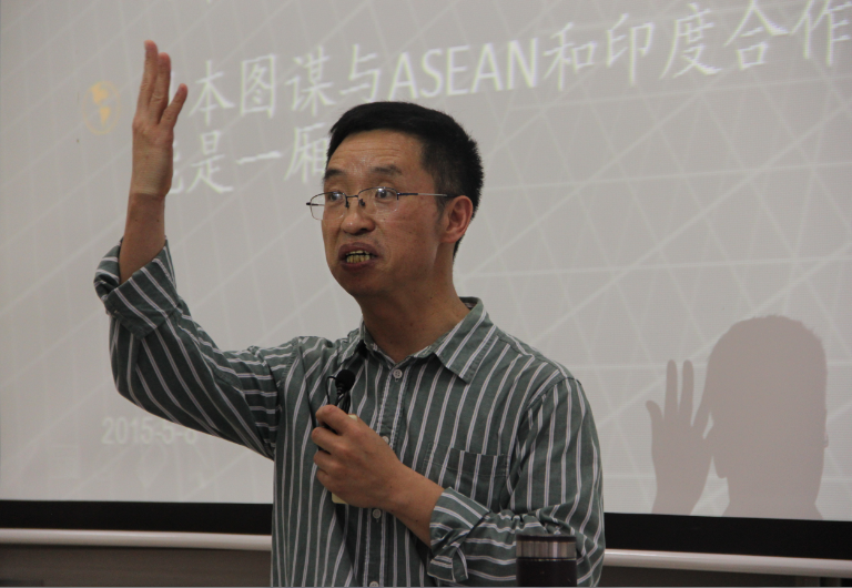 吕教授激昂的演讲