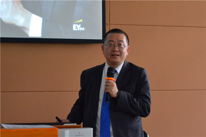 安永会计师事务所首席合伙人毛鞍宁介绍安永公司情况